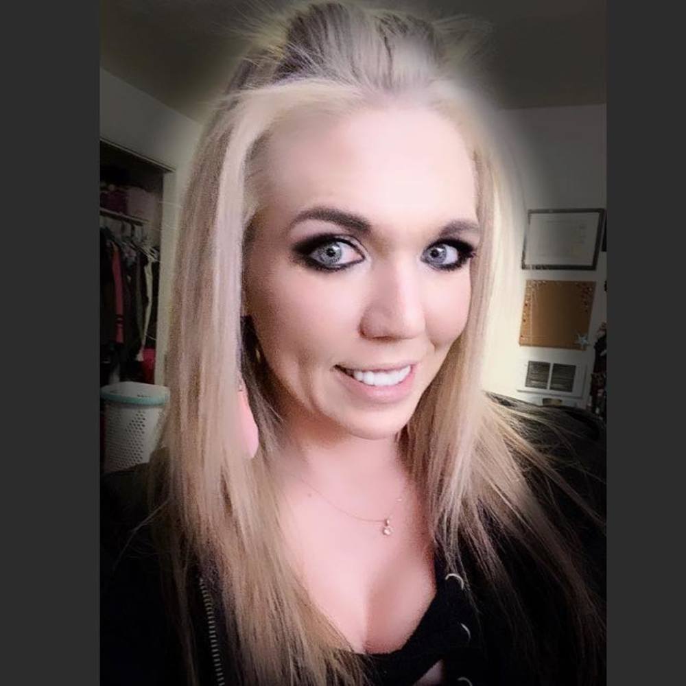 Meet your Posher, Desiree